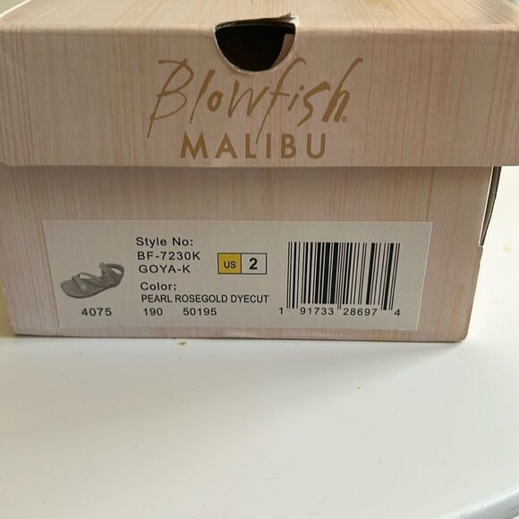 Blowfish Malibu Kids PEARL ROSE GOLD DIE CUT Girl's Goya-K Sandal, US 2, NWT - Picture 12 of 12